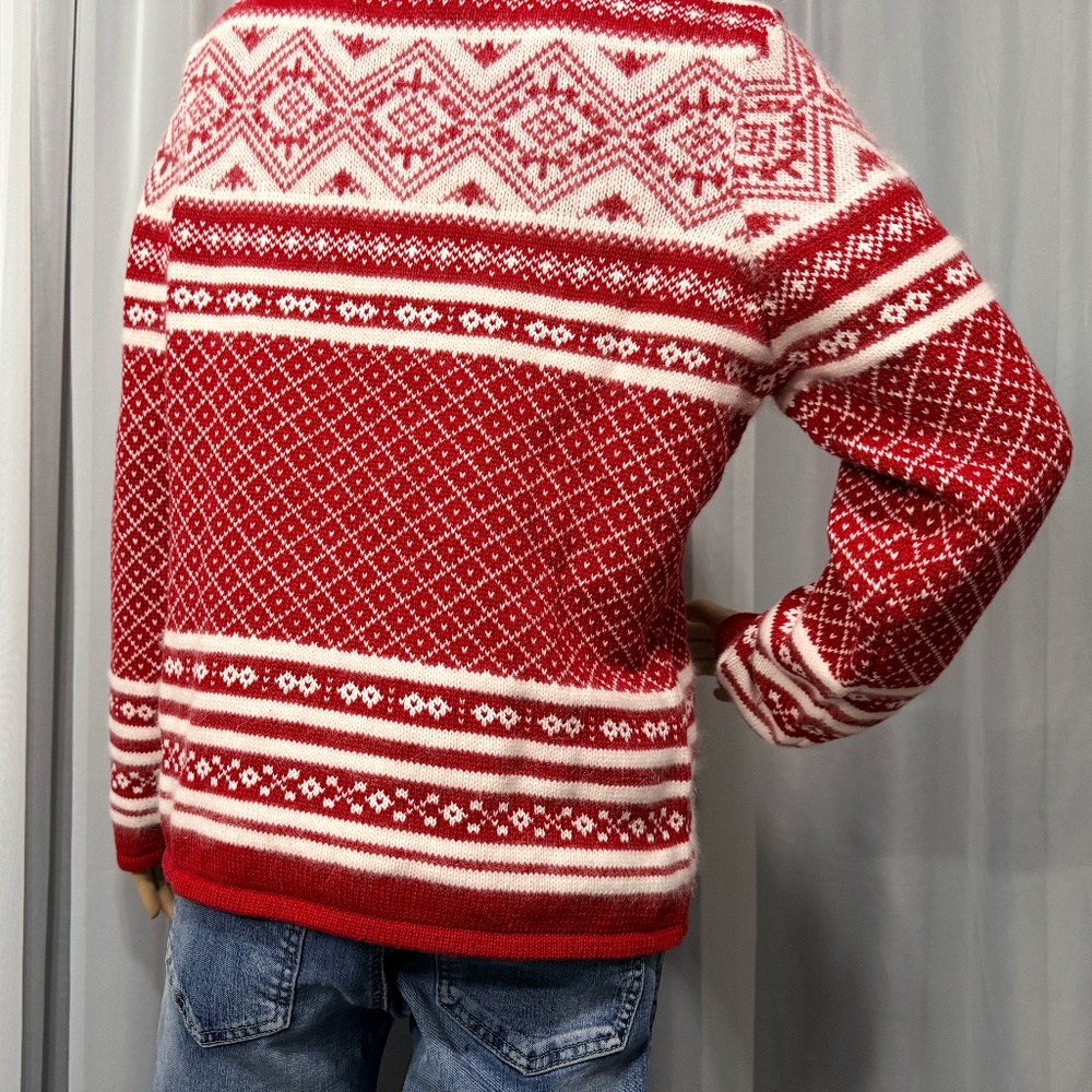ST. JOHN’S BAY Women’s Red/White V-Neck Sweater (Size: L) - Picture 9 of 14